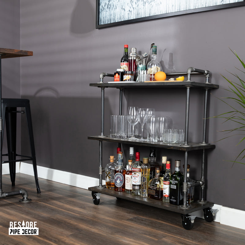 Carrito de bar industrial con estantes de madera de tres niveles y ruedas con bloqueo, color negro Boulder